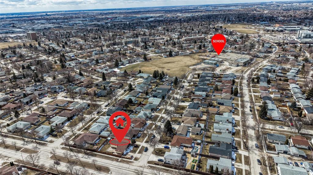 2 Leamen Crescent, Winnipeg, Manitoba  R2P 0N8 - Photo 28 - 202608079