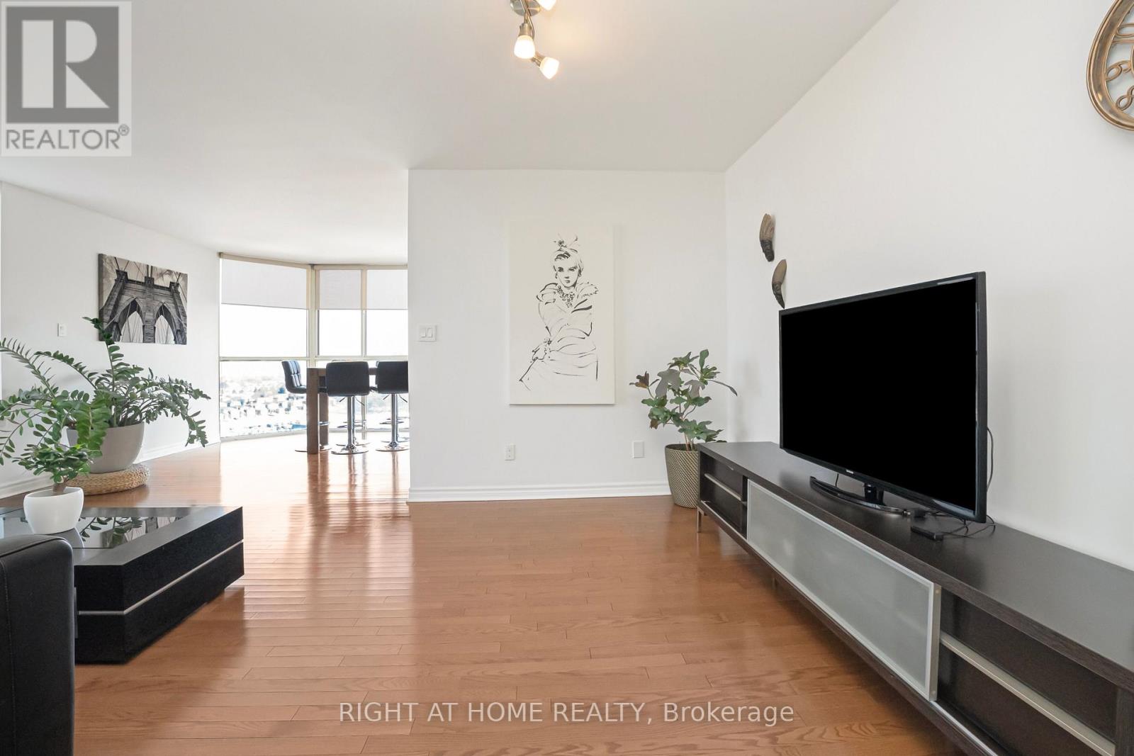 1507 - 1360 Rathburn Road E, Mississauga, Ontario  L4W 4H4 - Photo 14 - W13036910