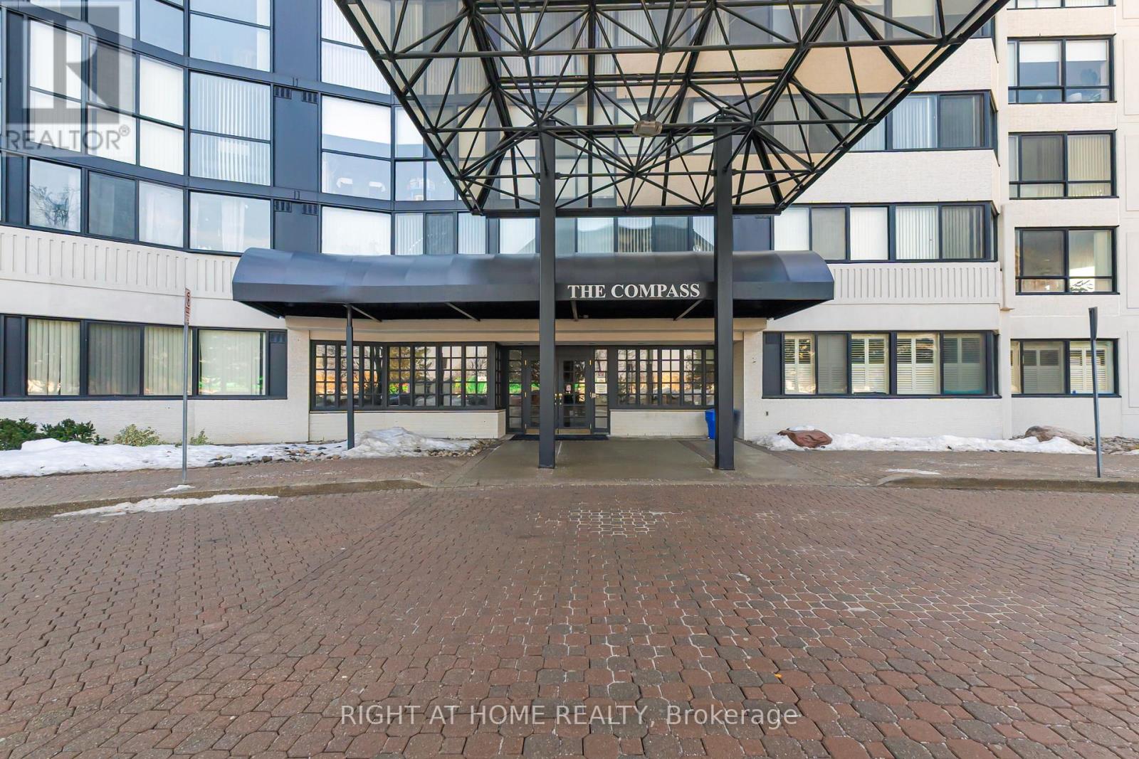 1507 - 1360 Rathburn Road E, Mississauga, Ontario  L4W 4H4 - Photo 3 - W13036910