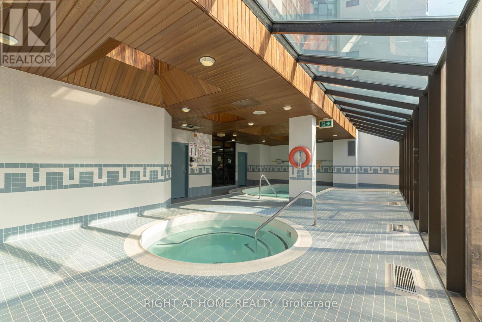 1507 - 1360 Rathburn Road E, Mississauga, Ontario  L4W 4H4 - Photo 45 - W13036910