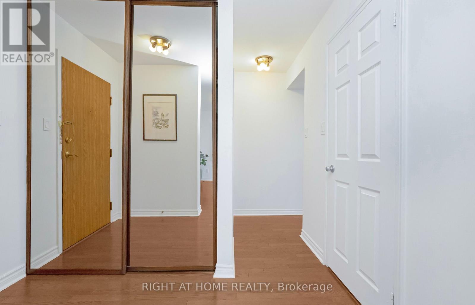 1507 - 1360 Rathburn Road E, Mississauga, Ontario  L4W 4H4 - Photo 7 - W13036910