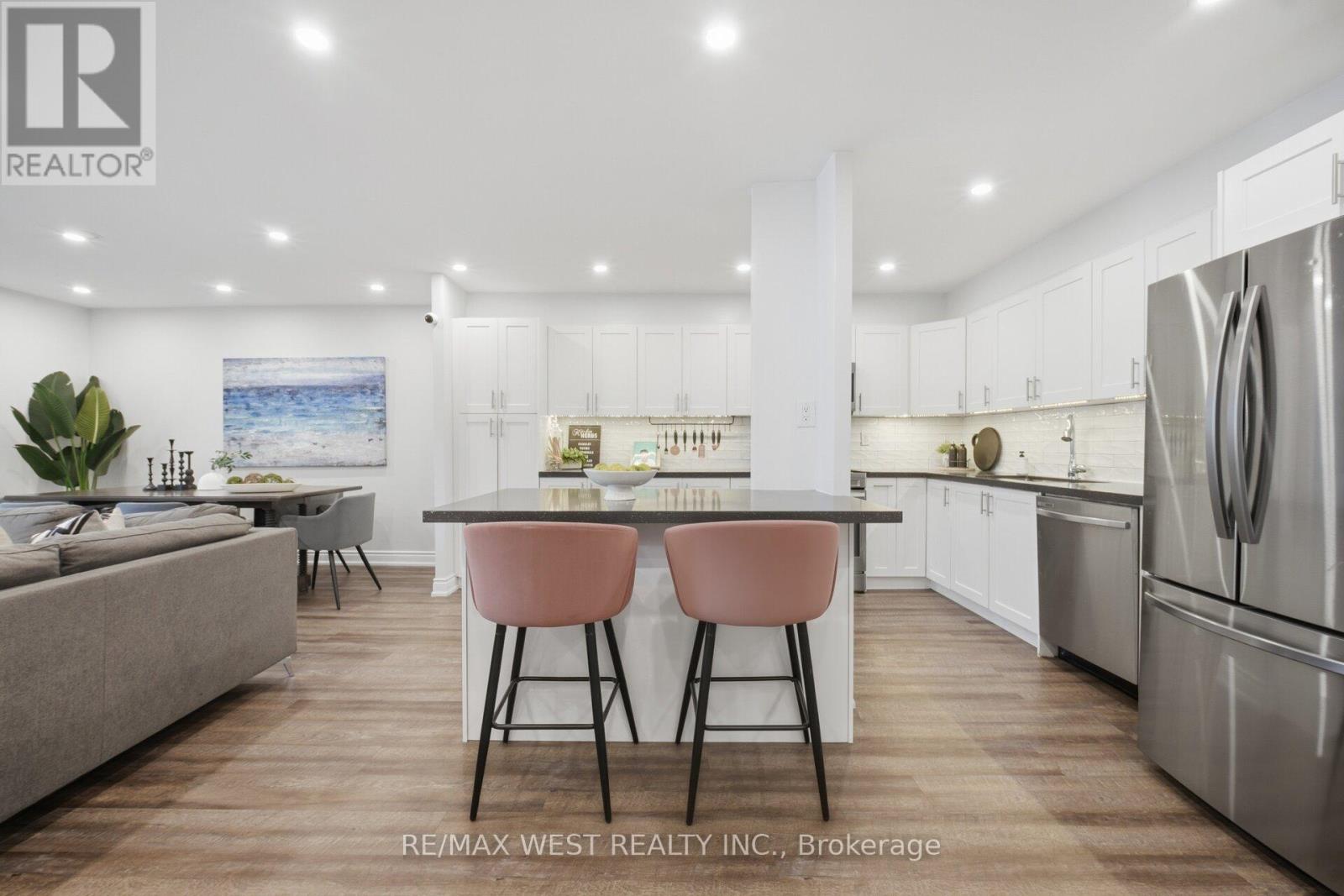 112 - 75 EMMETT AVENUE, Toronto, Ontario