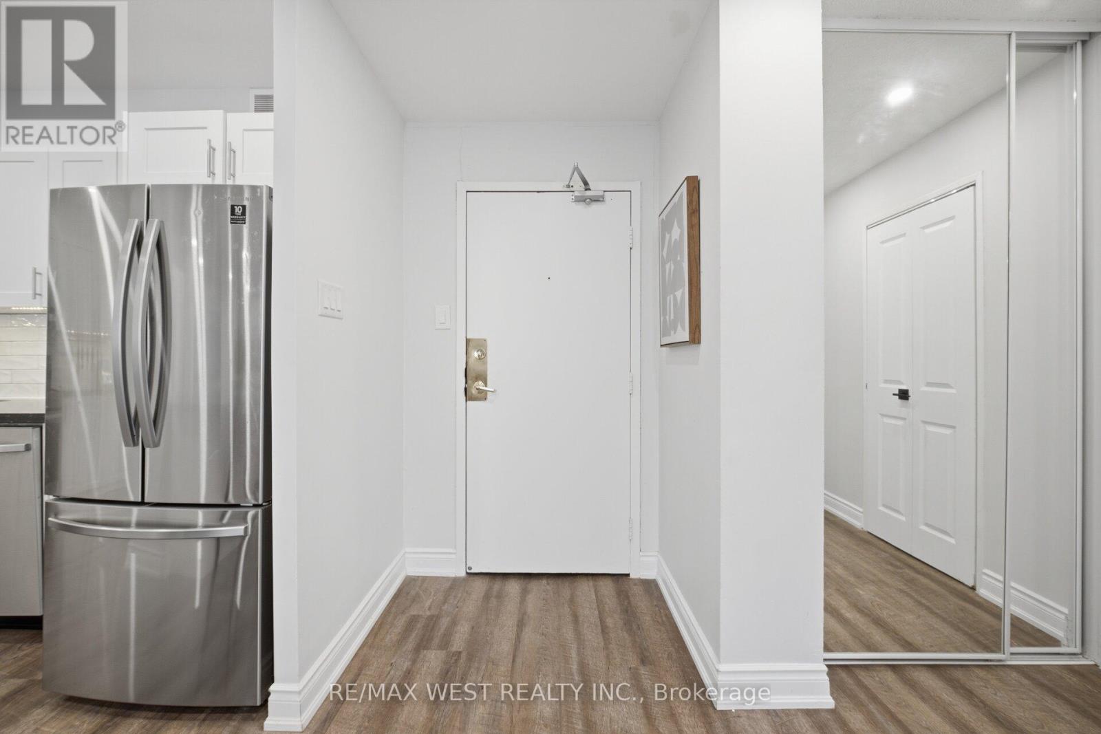 112 - 75 Emmett Avenue, Toronto, Ontario  M6M 5A7 - Photo 4 - W13036912