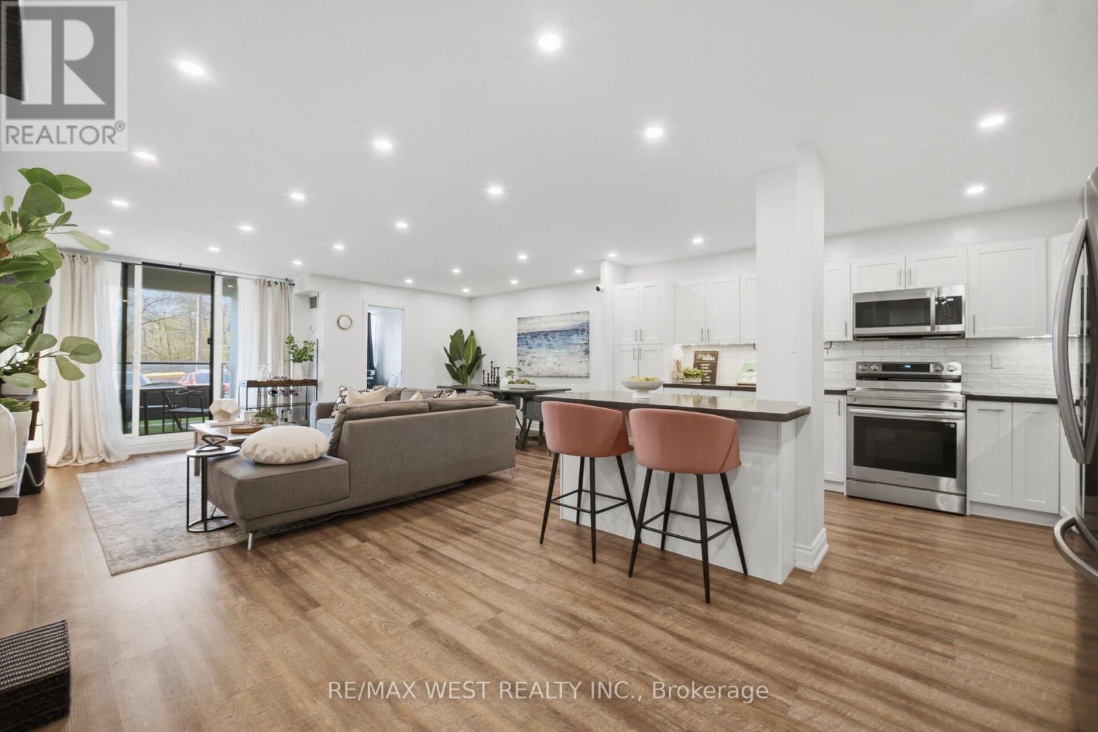 112 - 75 Emmett Avenue, Toronto, Ontario  M6M 5A7 - Photo 5 - W13036912