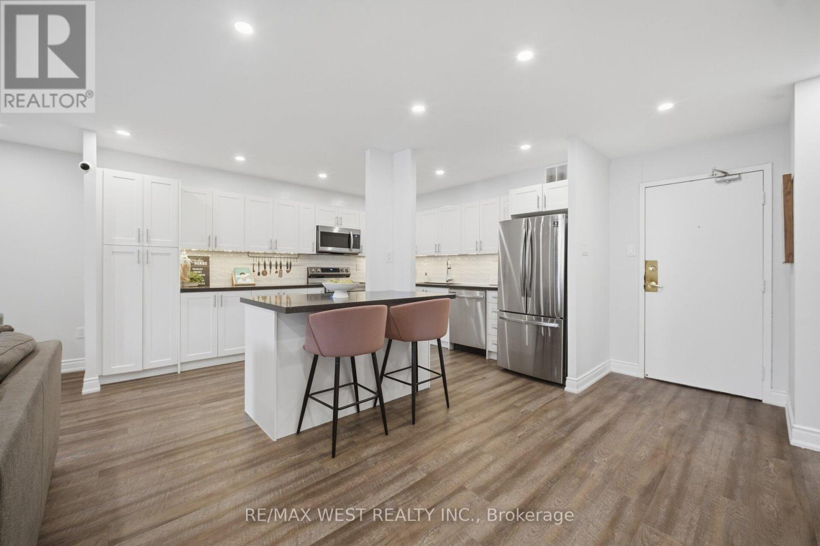 112 - 75 Emmett Avenue, Toronto, Ontario  M6M 5A7 - Photo 6 - W13036912