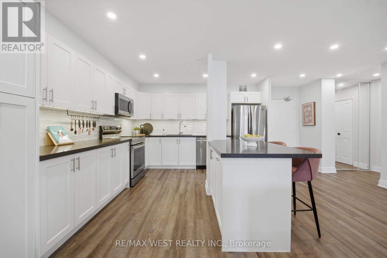 112 - 75 Emmett Avenue, Toronto, Ontario  M6M 5A7 - Photo 7 - W13036912