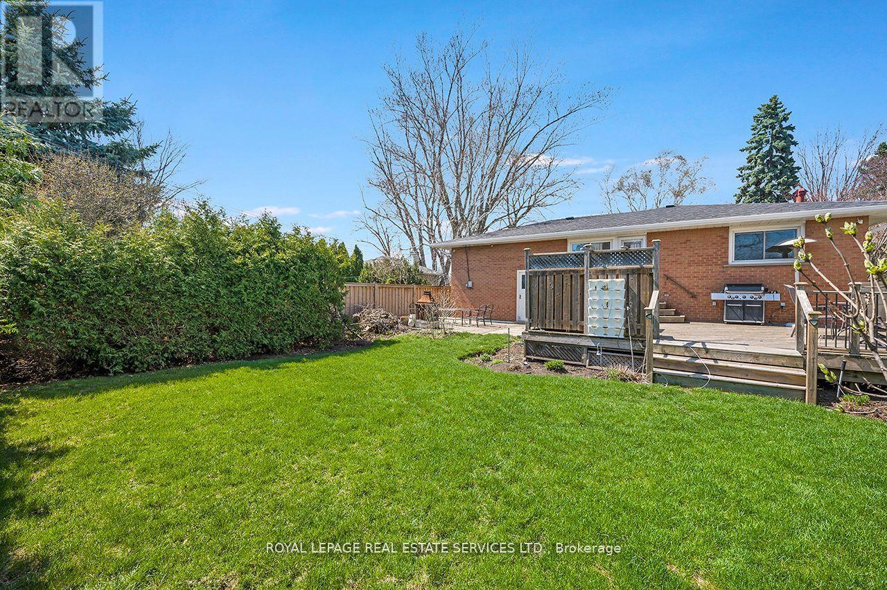 1602 Carletta Drive, Mississauga, Ontario  L4X 1E5 - Photo 35 - W13036926