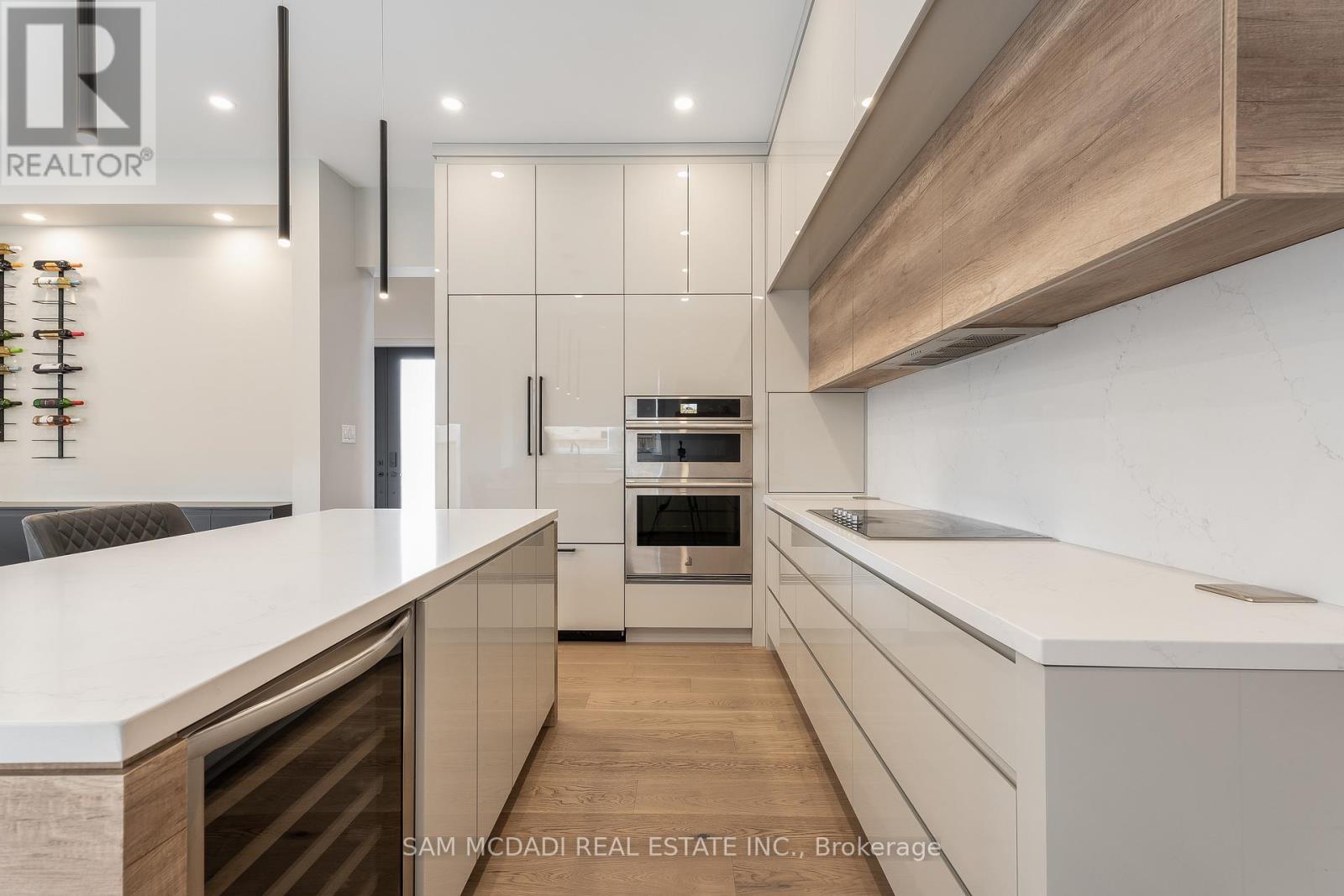 1019 Strathy Avenue, Mississauga, Ontario  L5E 2J5 - Photo 12 - W13036928