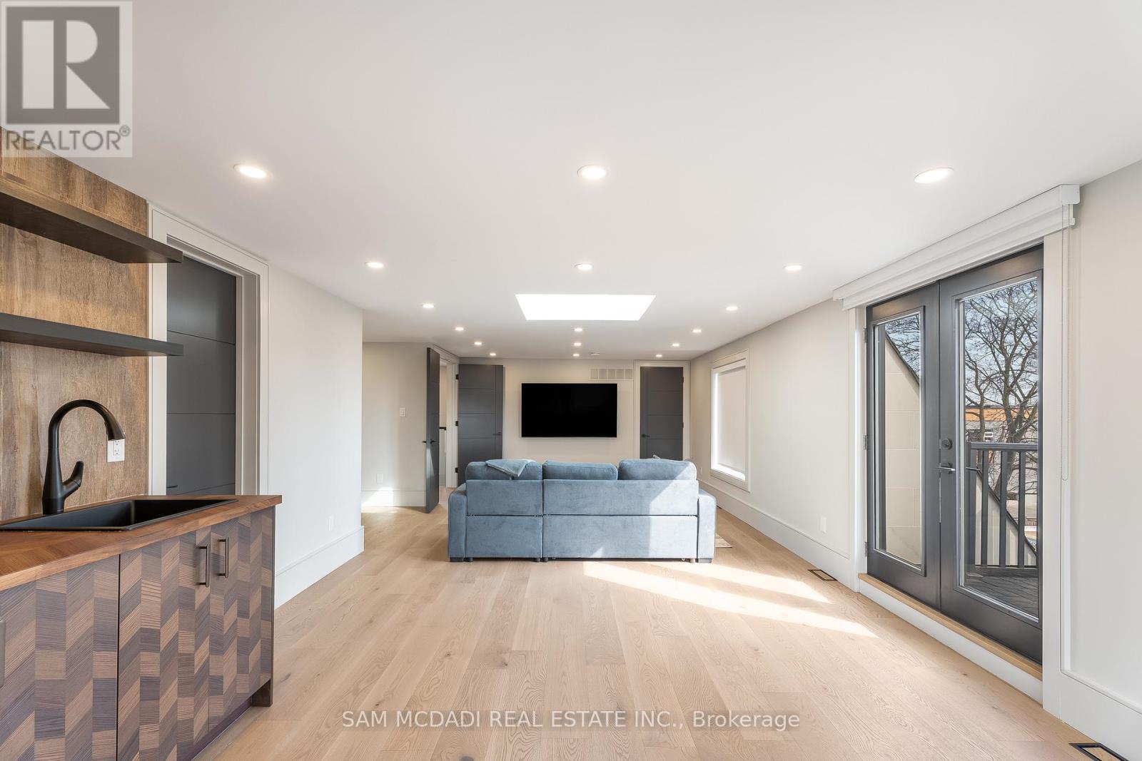 1019 Strathy Avenue, Mississauga, Ontario  L5E 2J5 - Photo 29 - W13036928