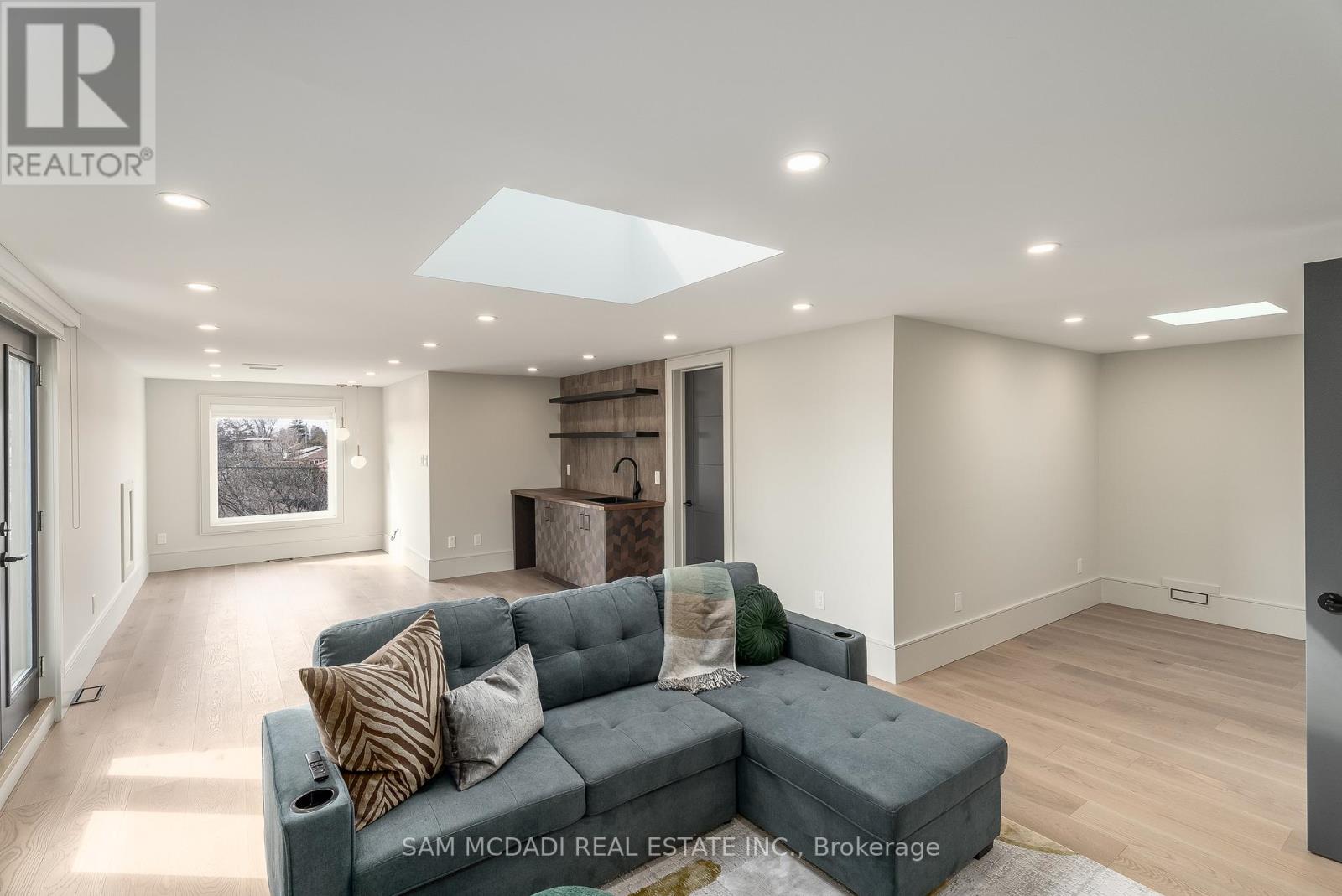 1019 Strathy Avenue, Mississauga, Ontario  L5E 2J5 - Photo 30 - W13036928