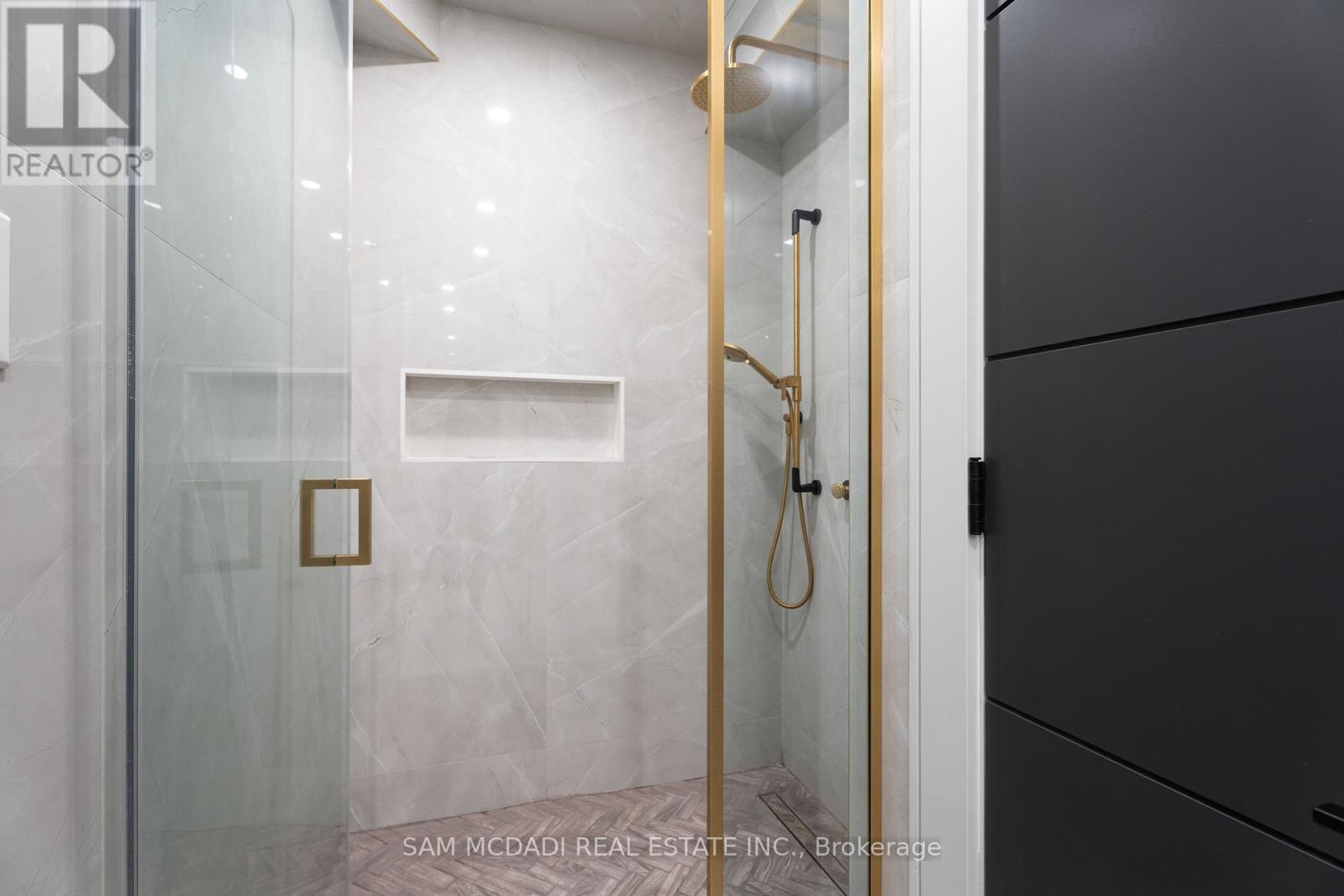 1019 Strathy Avenue, Mississauga, Ontario  L5E 2J5 - Photo 38 - W13036928