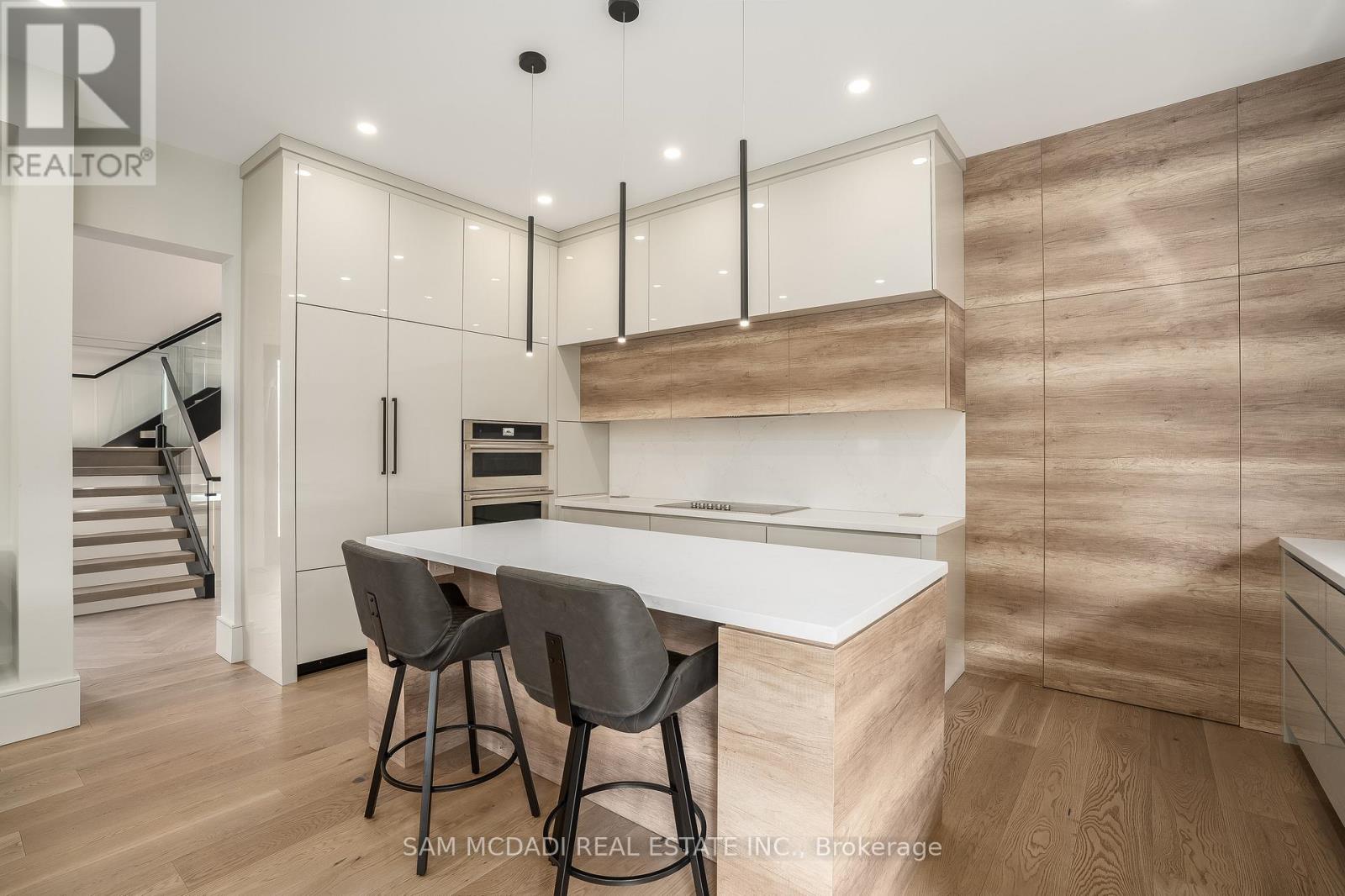 1019 Strathy Avenue, Mississauga, Ontario  L5E 2J5 - Photo 9 - W13036928