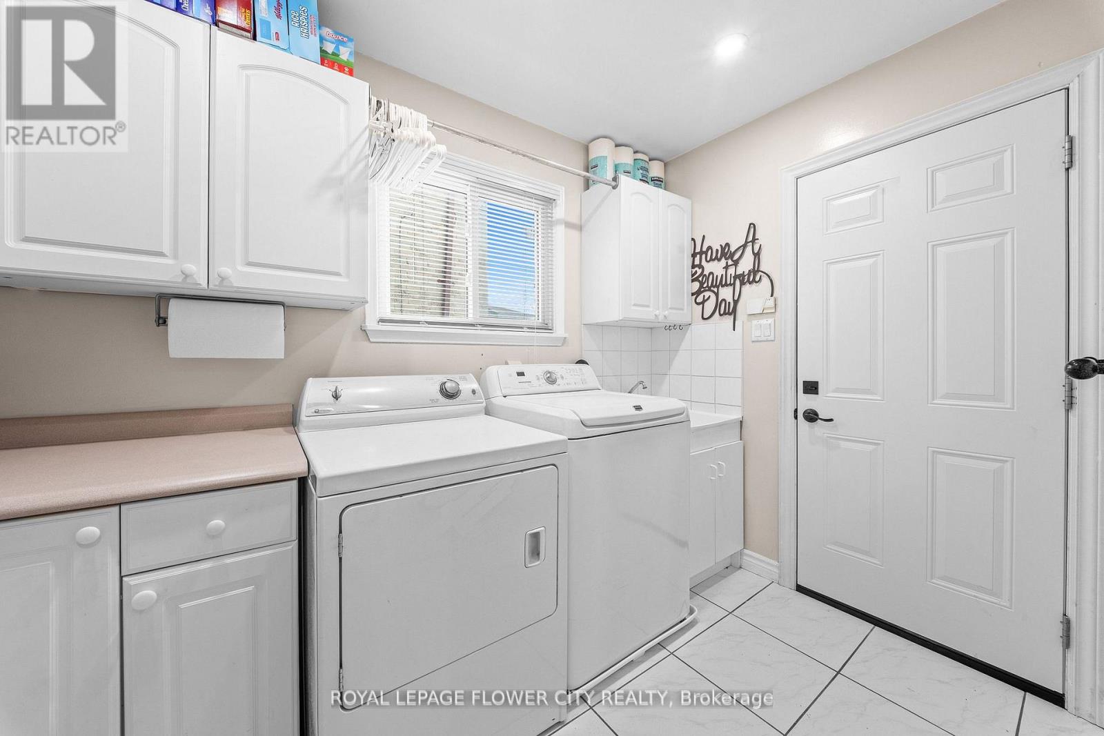 60 Newgreen Crescent, Brampton, Ontario  L6S 4Y5 - Photo 20 - W13036940