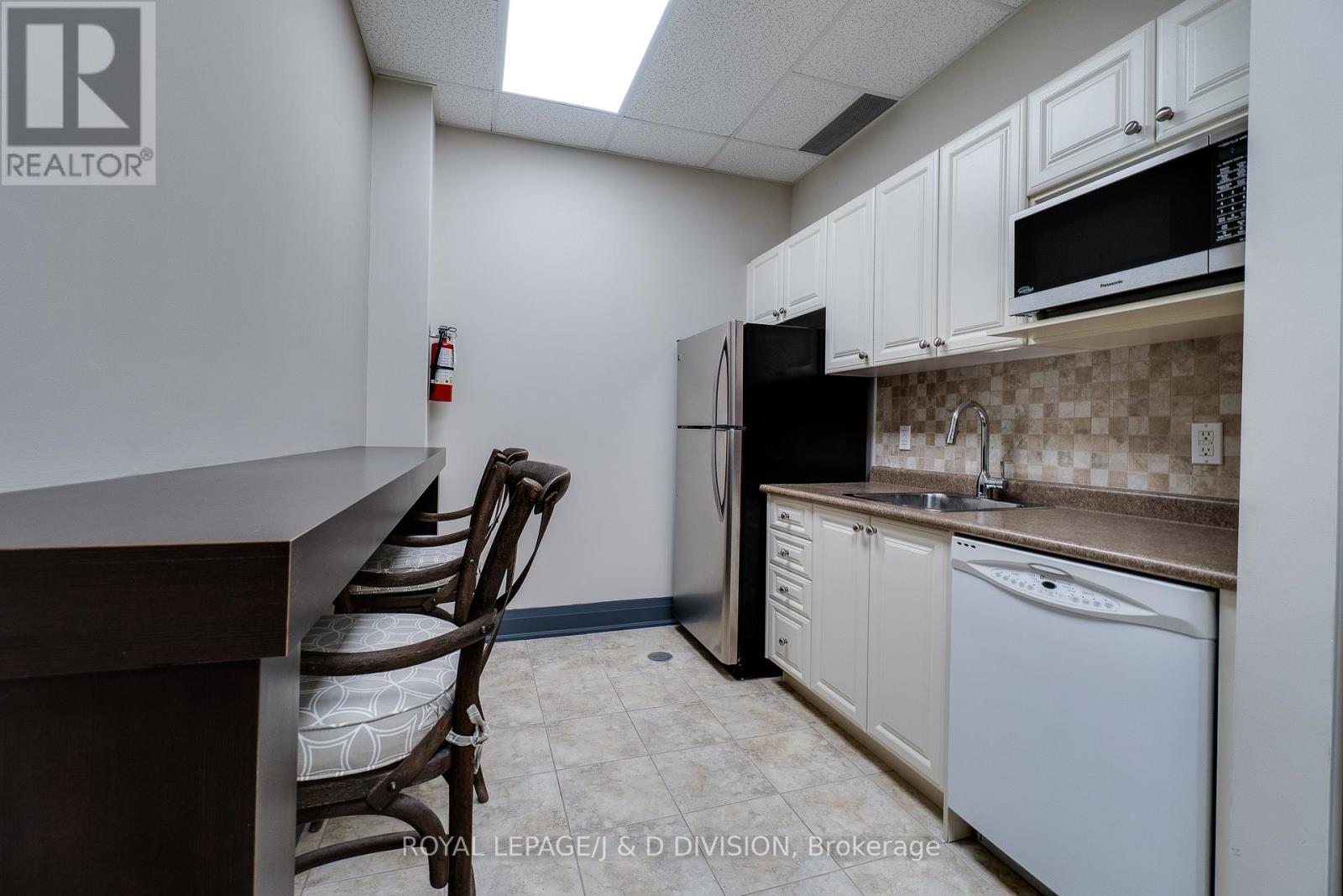 9 - 1525 Cornwall Road, Oakville, Ontario  L6J 0B2 - Photo 32 - W13036964