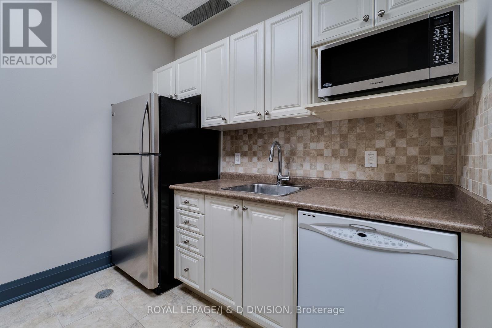 9 - 1525 Cornwall Road, Oakville, Ontario  L6J 0B2 - Photo 33 - W13036964