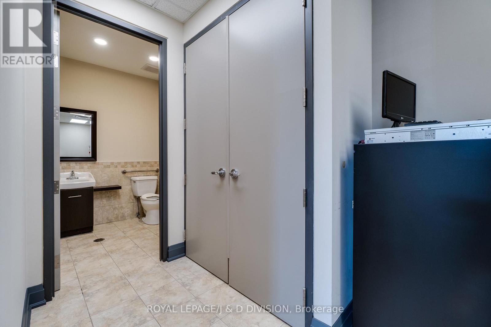 9 - 1525 Cornwall Road, Oakville, Ontario  L6J 0B2 - Photo 34 - W13036964