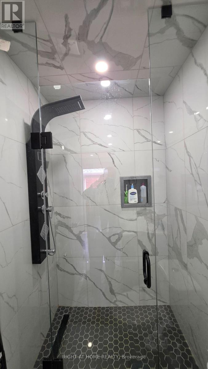 15 Tanglemere Crescent, Brampton, Ontario  L7A 1R7 - Photo 35 - W13036978