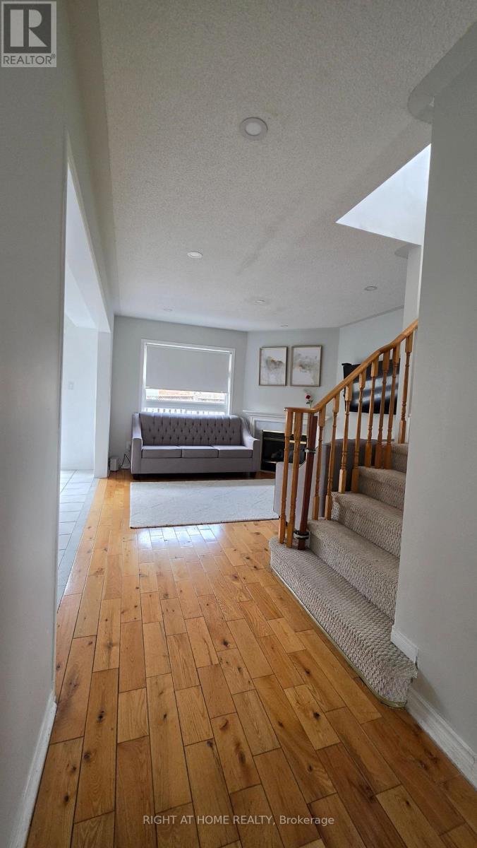 15 Tanglemere Crescent, Brampton, Ontario  L7A 1R7 - Photo 9 - W13036978