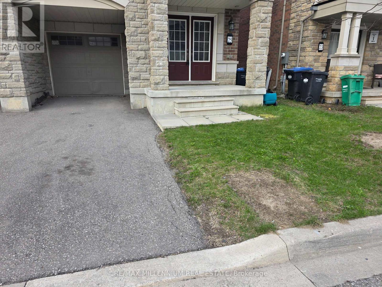 25 Daylight Street, Brampton, Ontario  L7A 0C7 - Photo 2 - W13036580