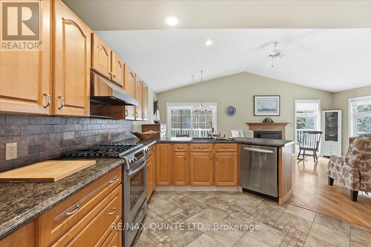 89 Westwind Crescent, Prince Edward County, Ontario  K0K 3L0 - Photo 14 - X12721862