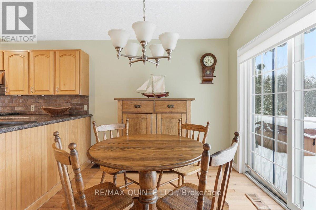 89 Westwind Crescent, Prince Edward County, Ontario  K0K 3L0 - Photo 17 - X12721862
