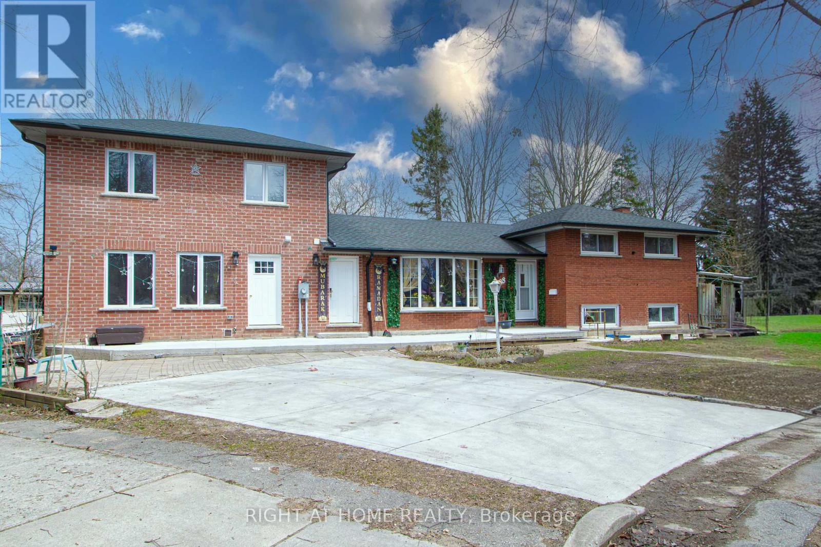 388 Vesta Place, London East, Ontario  N5Y 1G5 - Photo 2 - X13036866