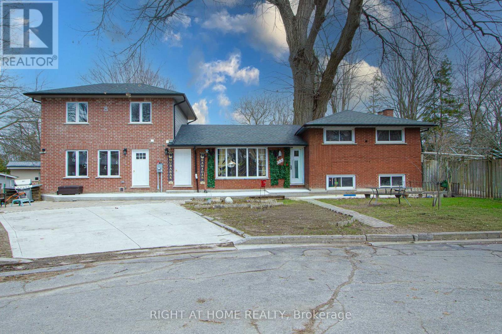 388 Vesta Place, London East, Ontario  N5Y 1G5 - Photo 3 - X13036866