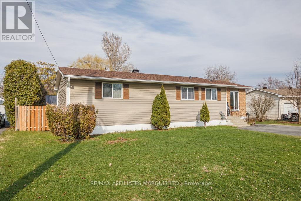 3 Fraser Street, South Stormont, Ontario  K0C 2A0 - Photo 4 - X12663624