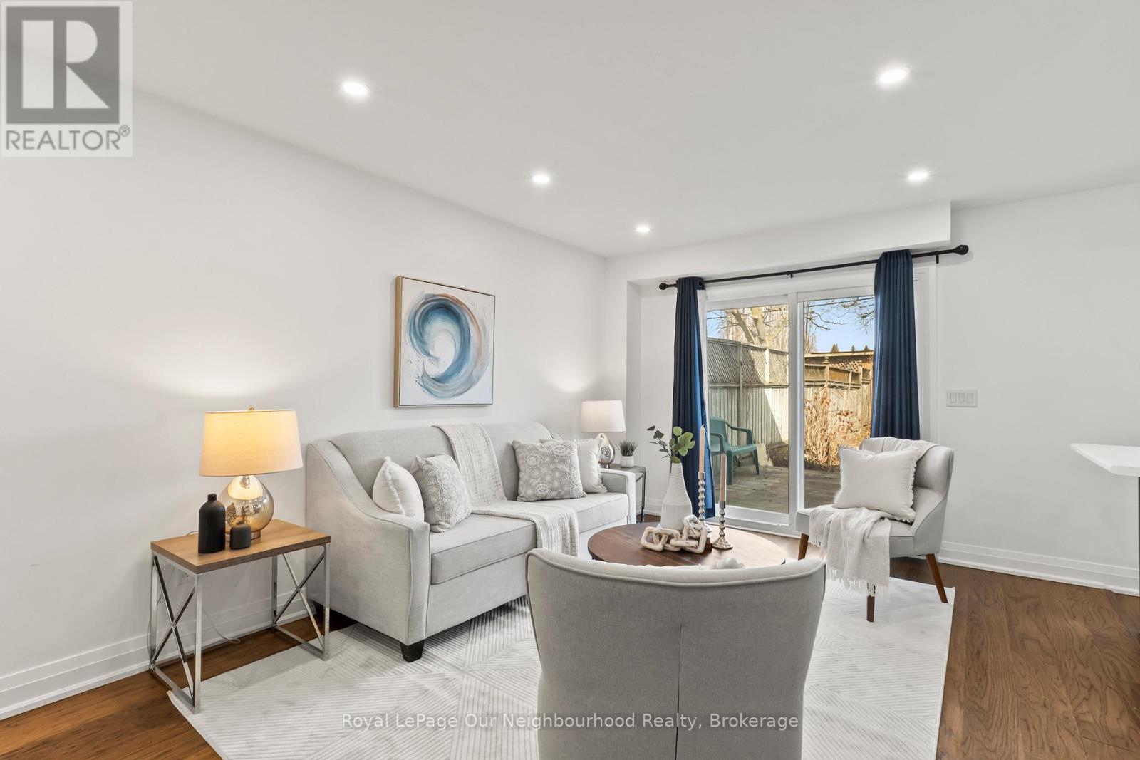 571 Berwick Crescent, Oshawa, Ontario L1J 3E6 - Photo 4 - E13037224