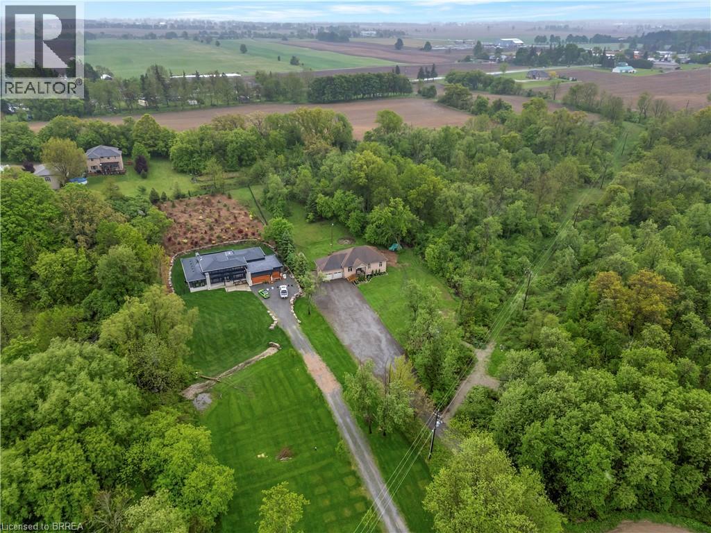 30 Douglas Street, Brantford, Ontario  N3T 0M6 - Photo 3 - 40817270