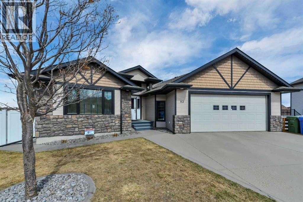 82 Ingram Close, Red Deer, Alberta  T4R 0A3 - Photo 1 - A2303803