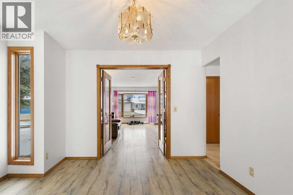 132 Scenic Cove Circle NW, Calgary, Alberta  T3L 1M9 - Photo 7 - A2284377