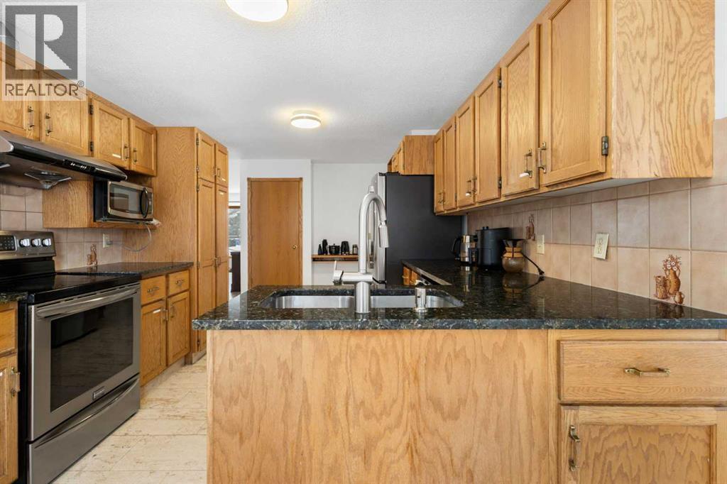 132 Scenic Cove Circle NW, Calgary, Alberta  T3L 1M9 - Photo 14 - A2284377