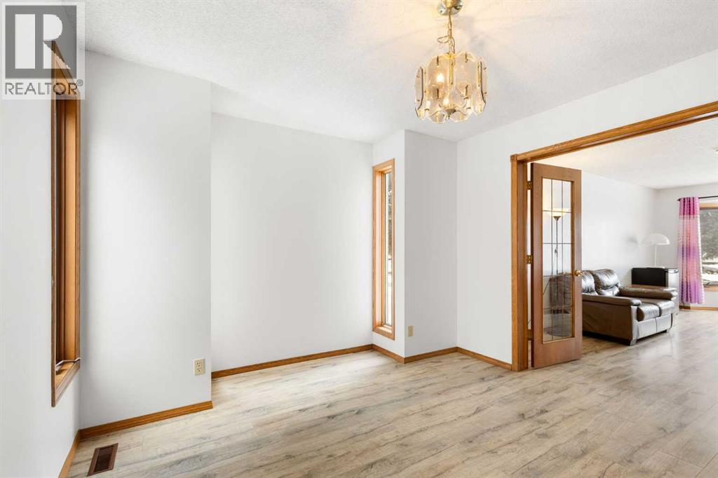 132 Scenic Cove Circle NW, Calgary, Alberta  T3L 1M9 - Photo 8 - A2284377