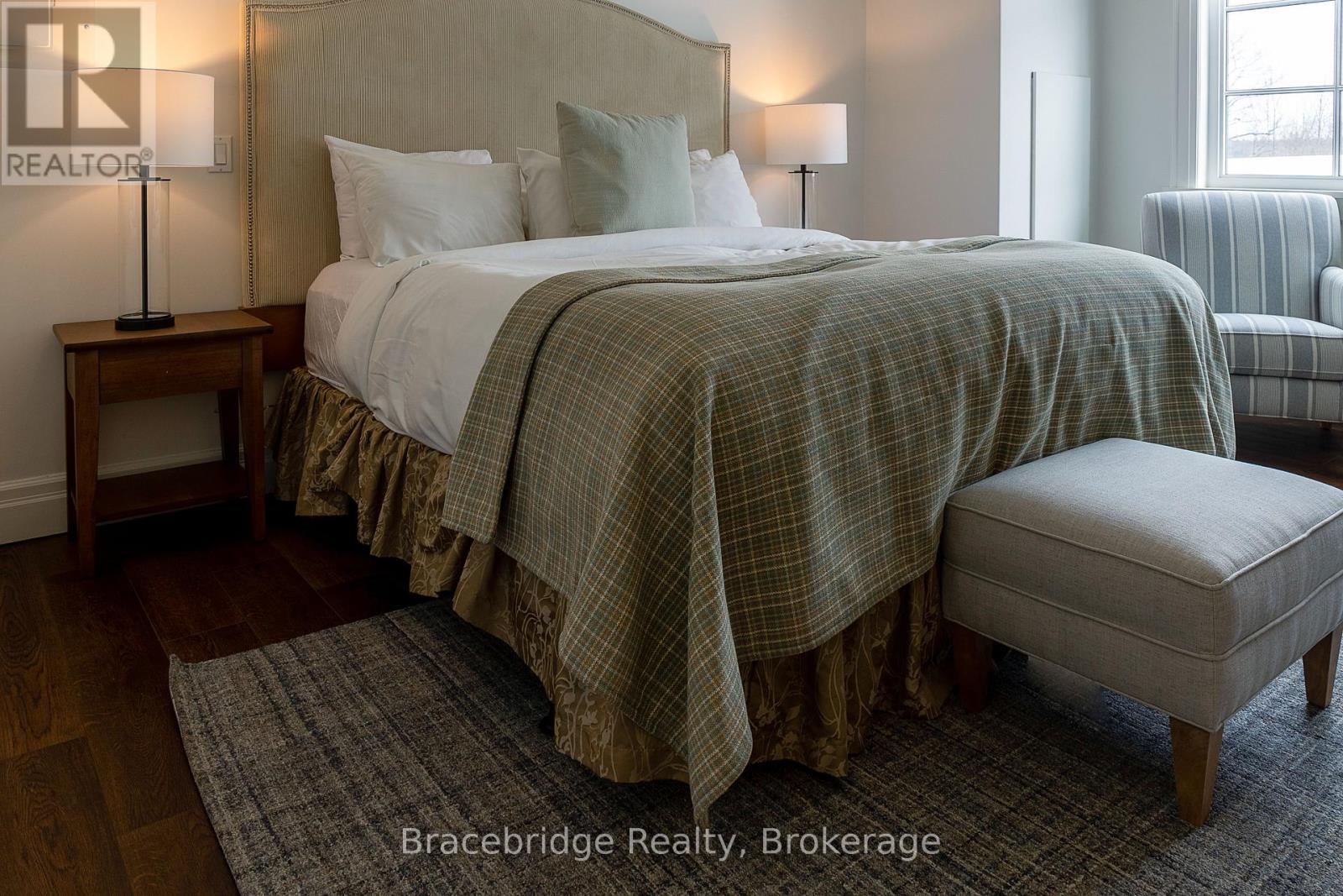 L207- B1/b2 - 1869 Muskoka Rd 118 Highway W, Muskoka Lakes, Ontario  P1L 1W8 - Photo 3 - X13037080