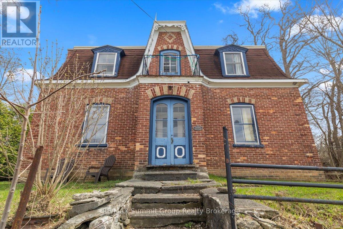 13 COLLINGWOOD STREET, Grey Highlands, Ontario