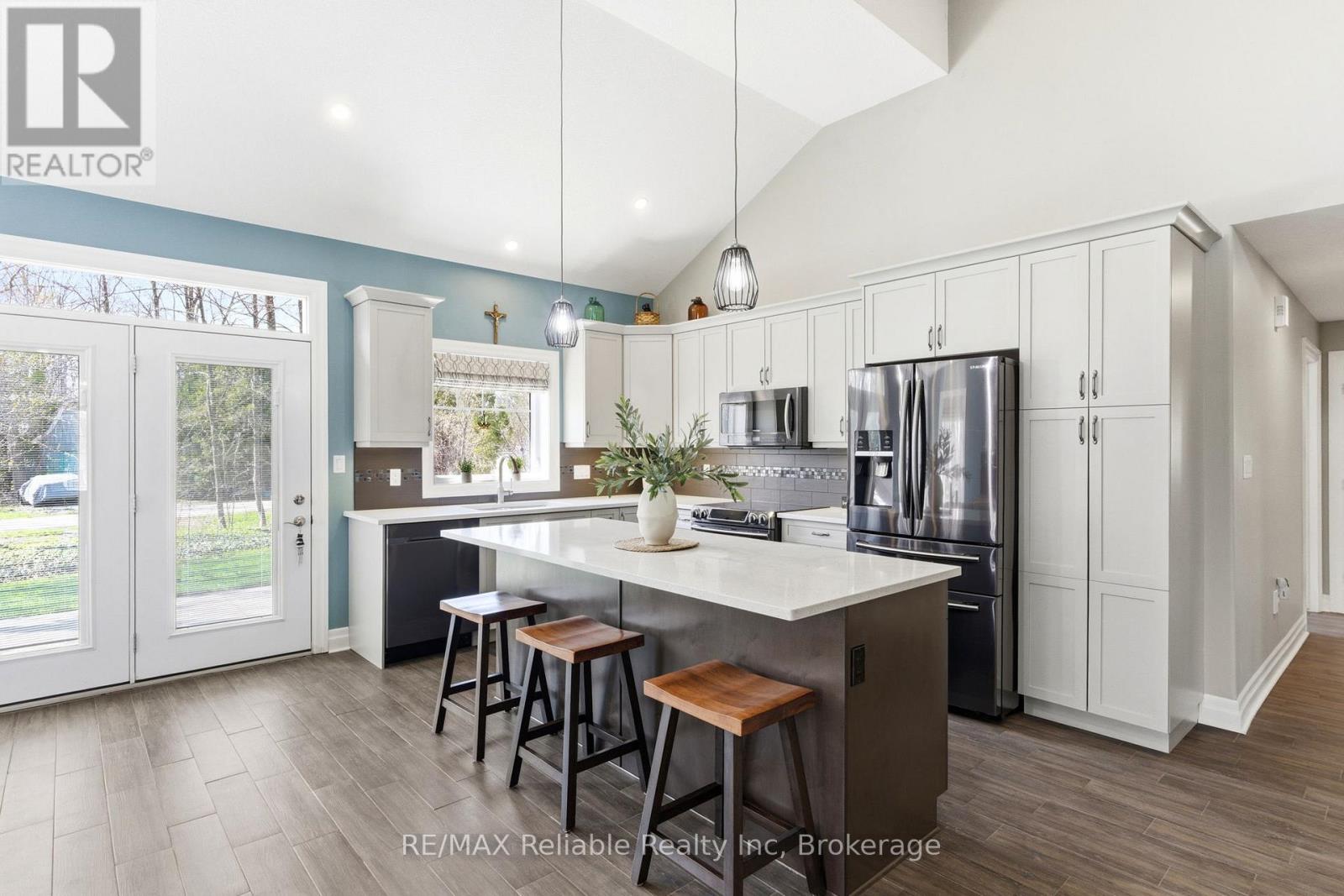 79055 Kelly Court, Central Huron, Ontario  N7A 3X8 - Photo 11 - X13037108