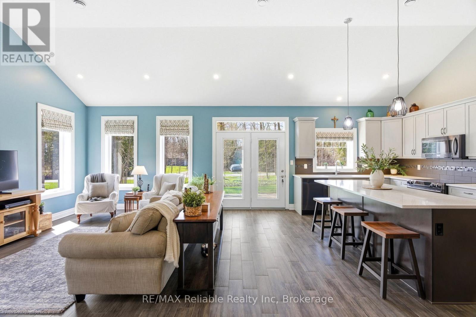 79055 Kelly Court, Central Huron, Ontario  N7A 3X8 - Photo 8 - X13037108