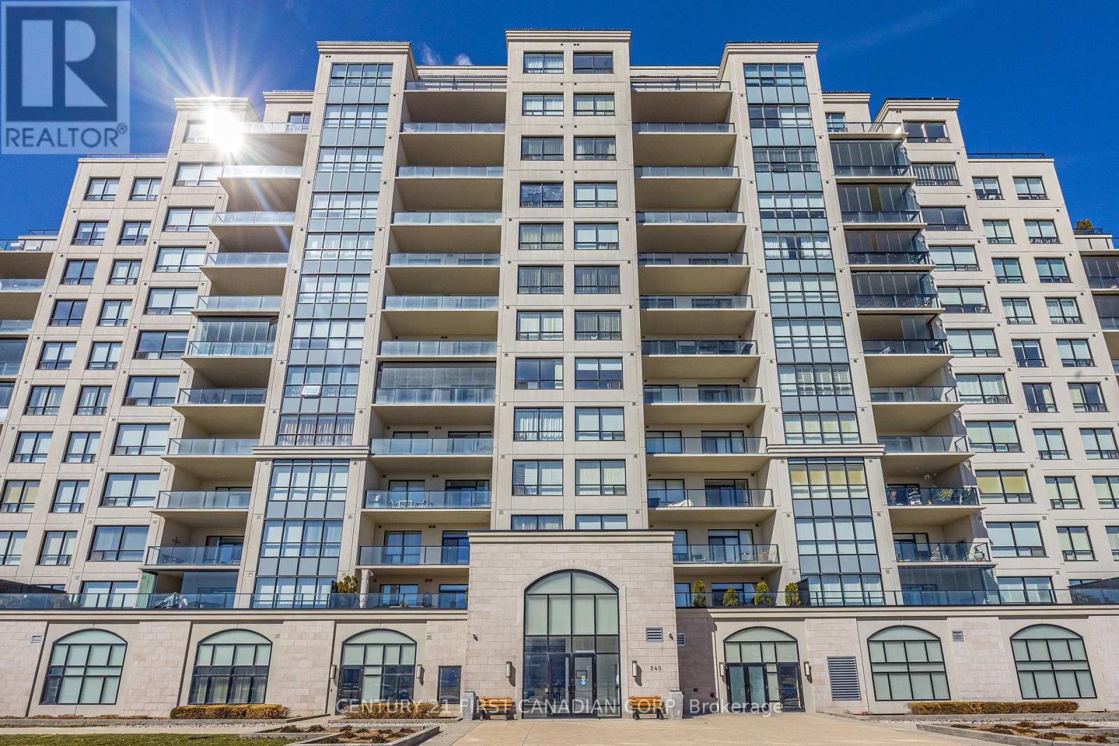 605 - 240 Villagewalk Boulevard, London North, Ontario  N6G 0P6 - Photo 1 - X13037148