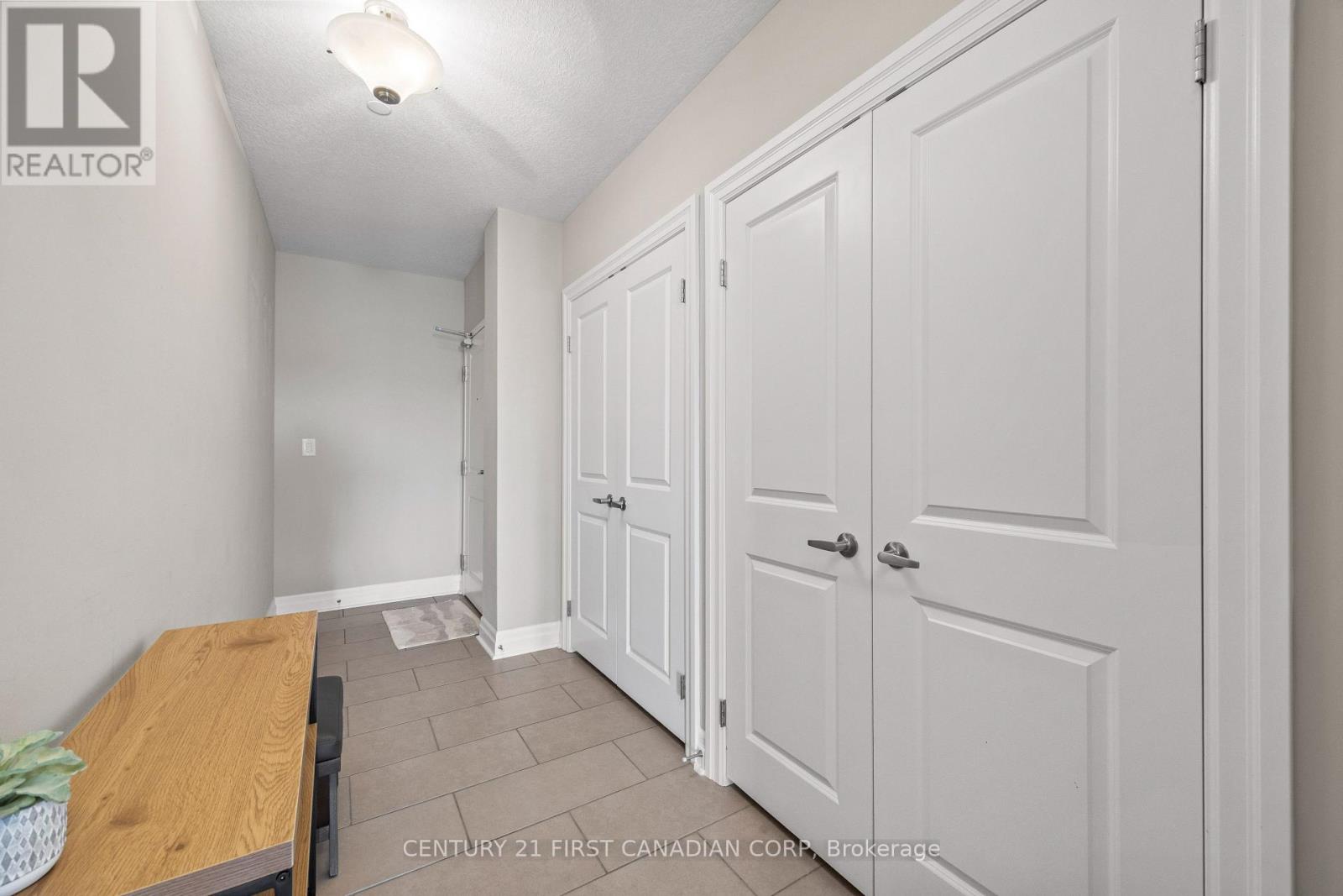 605 - 240 Villagewalk Boulevard, London North, Ontario  N6G 0P6 - Photo 12 - X13037148