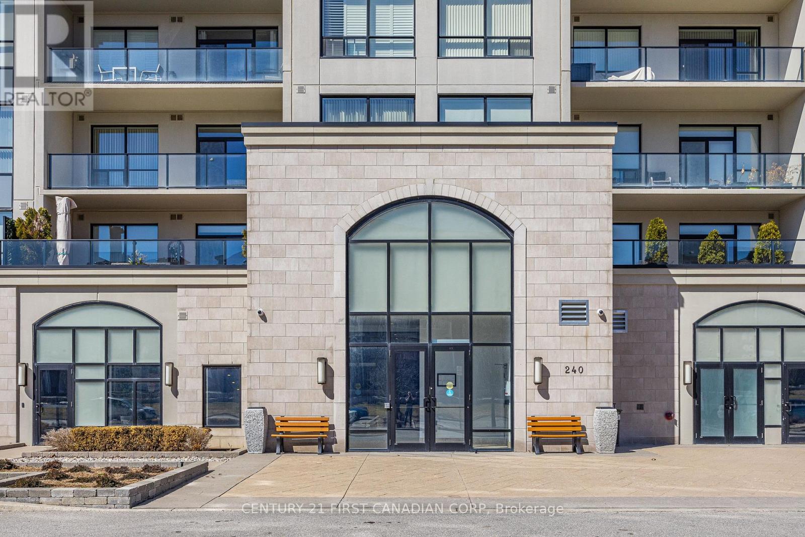 605 - 240 Villagewalk Boulevard, London North, Ontario  N6G 0P6 - Photo 2 - X13037148