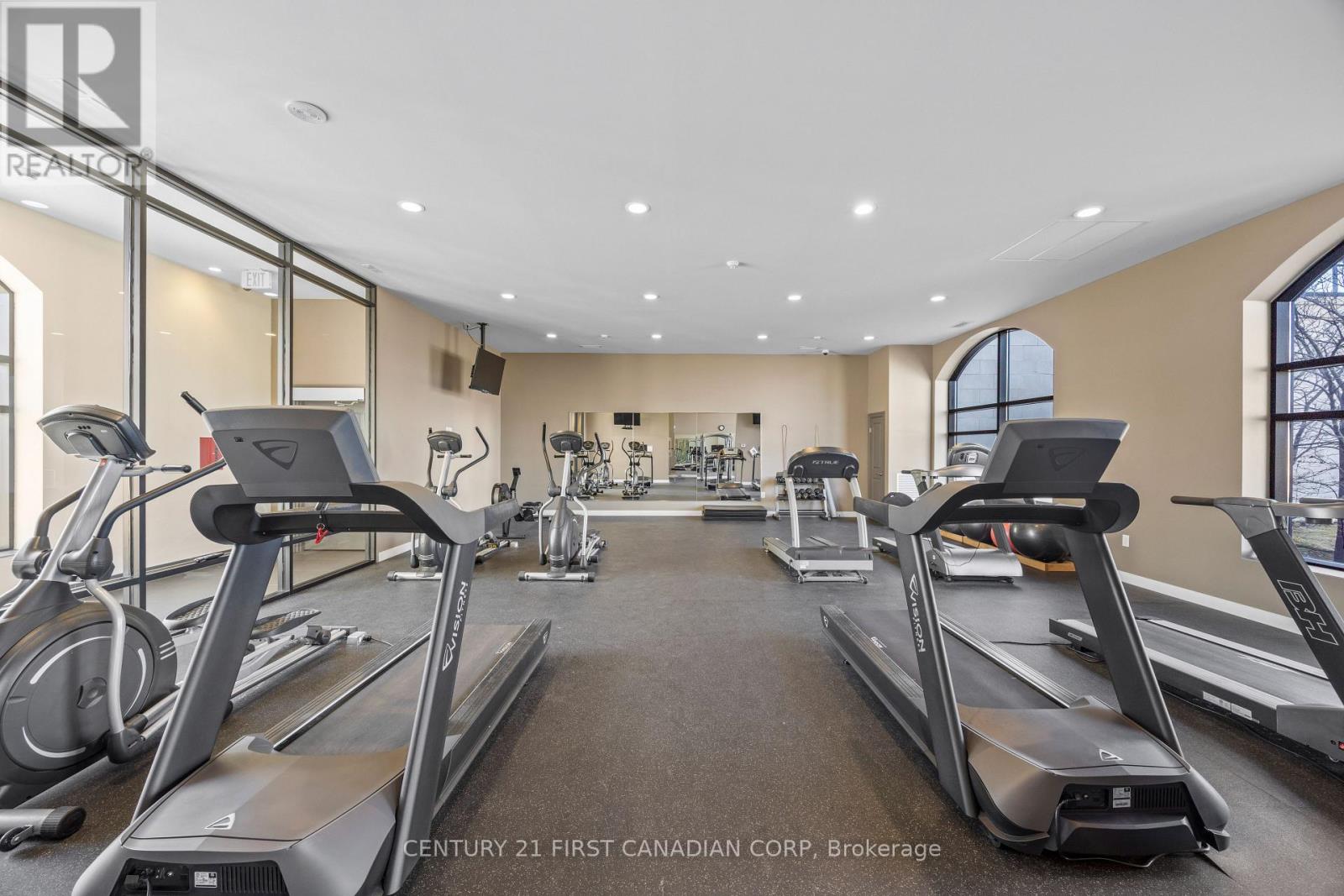 605 - 240 Villagewalk Boulevard, London North, Ontario  N6G 0P6 - Photo 4 - X13037148