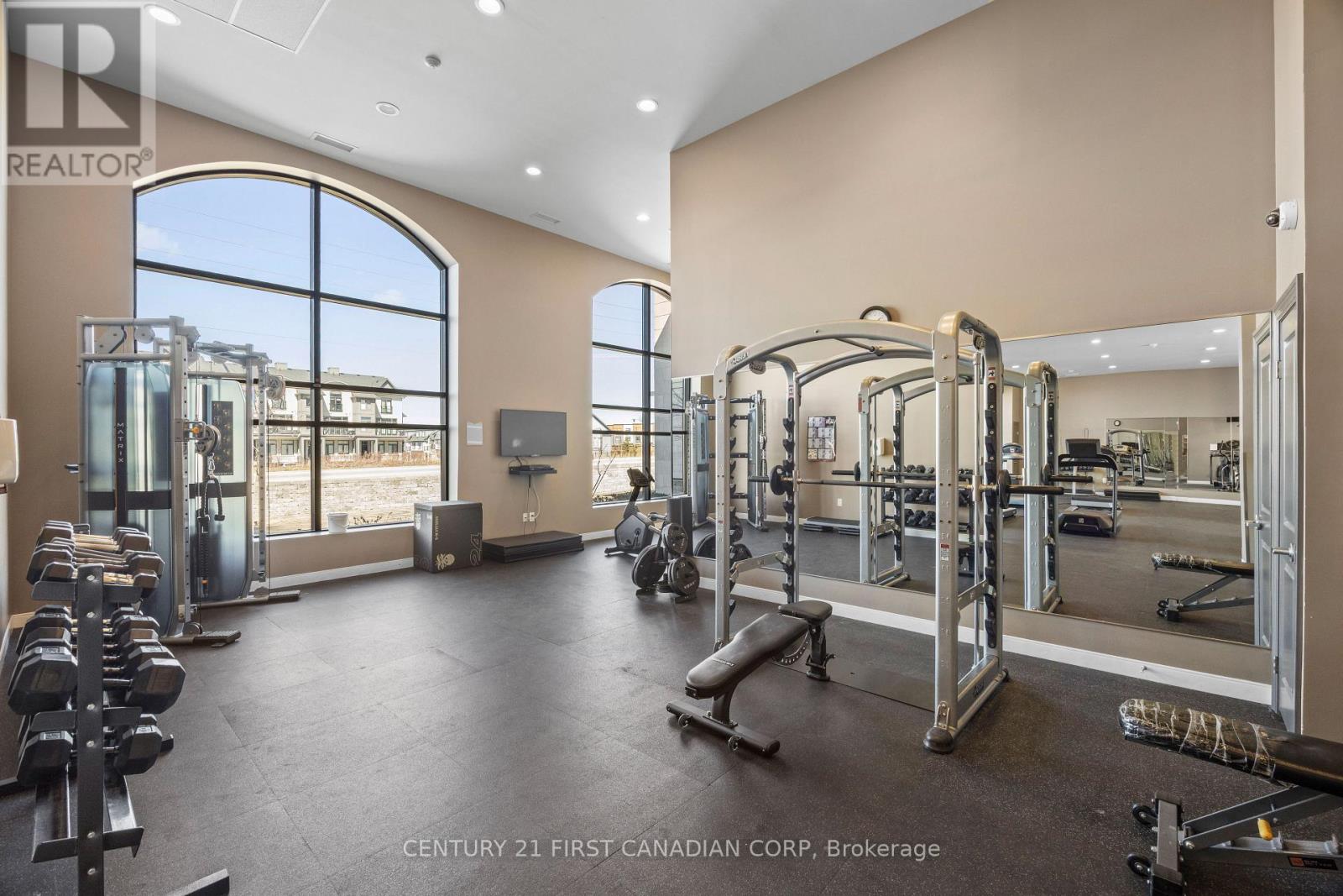 605 - 240 Villagewalk Boulevard, London North, Ontario  N6G 0P6 - Photo 5 - X13037148