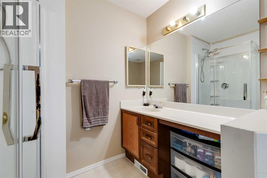 127 Woodside Crescent NW, Airdrie, Alberta  T4B 2K4 - Photo 21 - A2301636