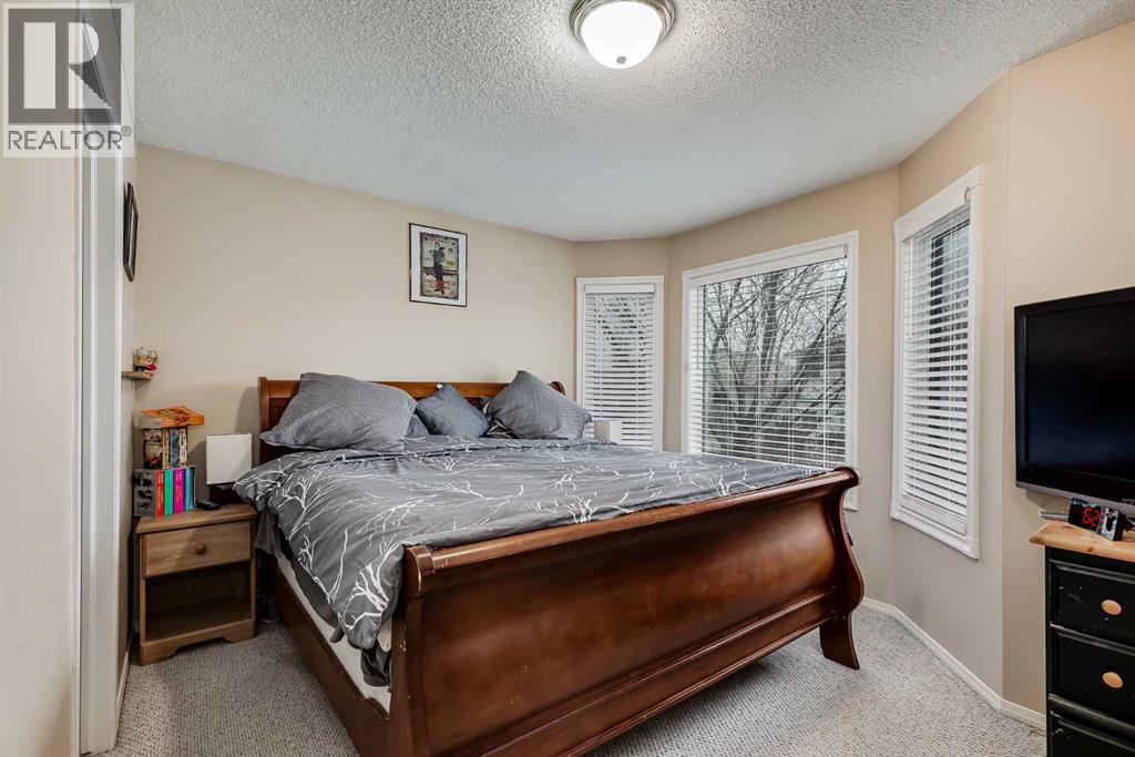 127 Woodside Crescent NW, Airdrie, Alberta  T4B 2K4 - Photo 17 - A2301636