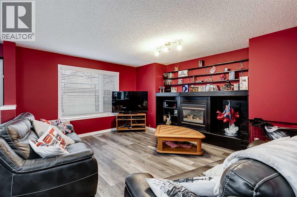 127 Woodside Crescent NW, Airdrie, Alberta  T4B 2K4 - Photo 5 - A2301636