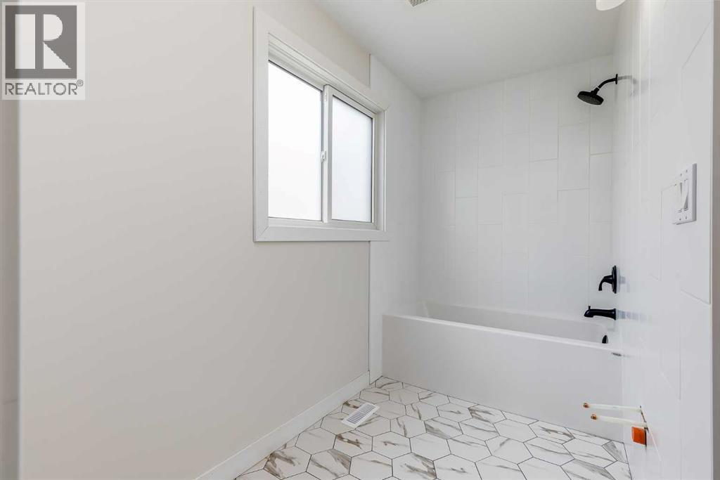 41 Alpine Crescent SE, Airdrie, Alberta  T4B 1K9 - Photo 13 - A2302323