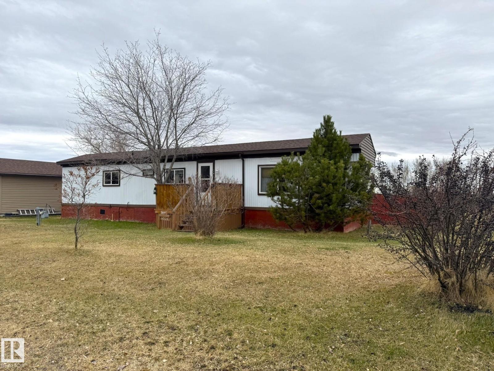 4704 55 AV, warburg, Alberta