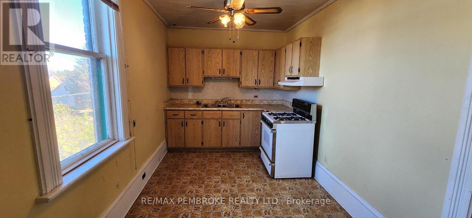 77 Main Street, Whitewater Region, Ontario  K0J 1K0 - Photo 11 - X13037168