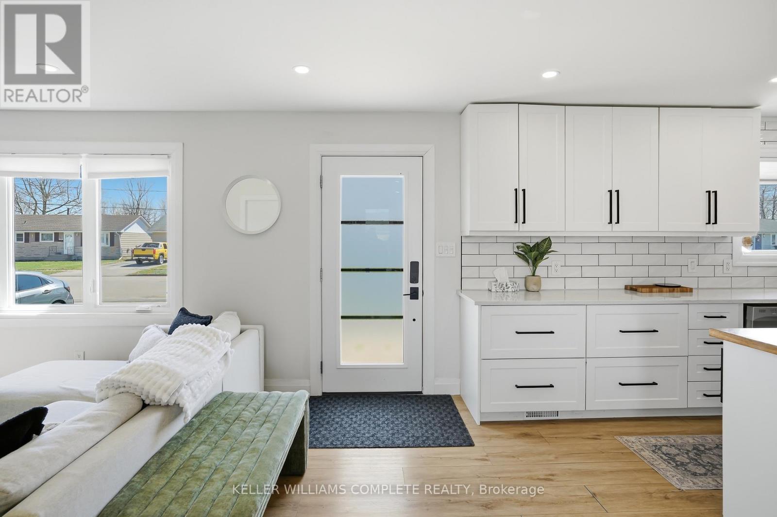 328 Dufferin Street, Fort Erie, Ontario  L2A 2T9 - Photo 3 - X13037262